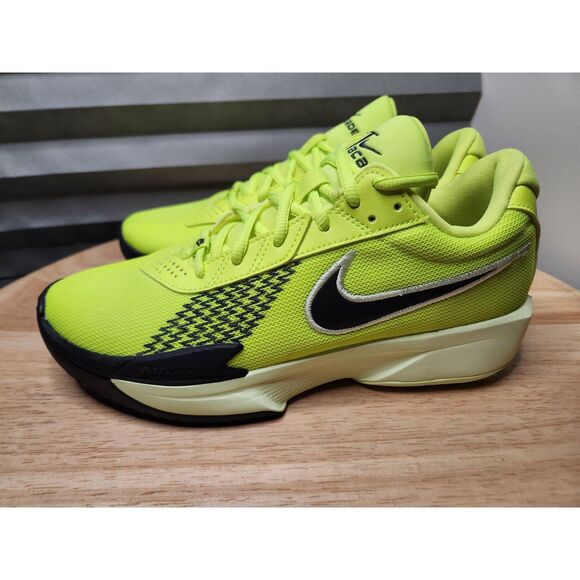 Nike G.T. Cut Academy 3 Basketball Shoes Men's 8 Women's 9.5 - Picture 3 of 9